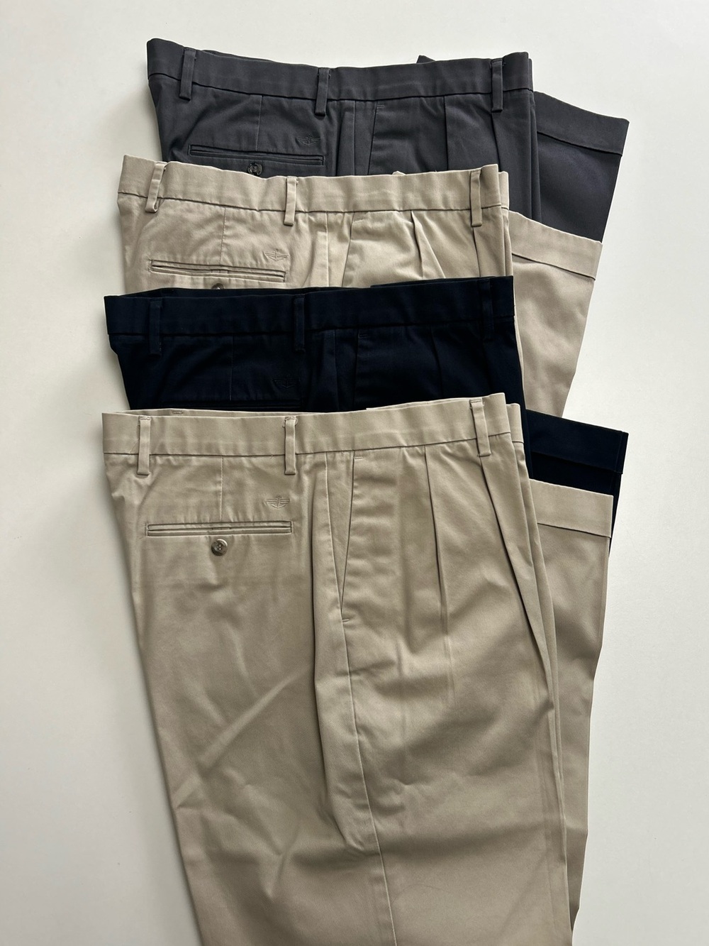 DOCKER'S Lot of 3 Classic Pleated Men’s Dress Pants in Beige, Navy & Gray